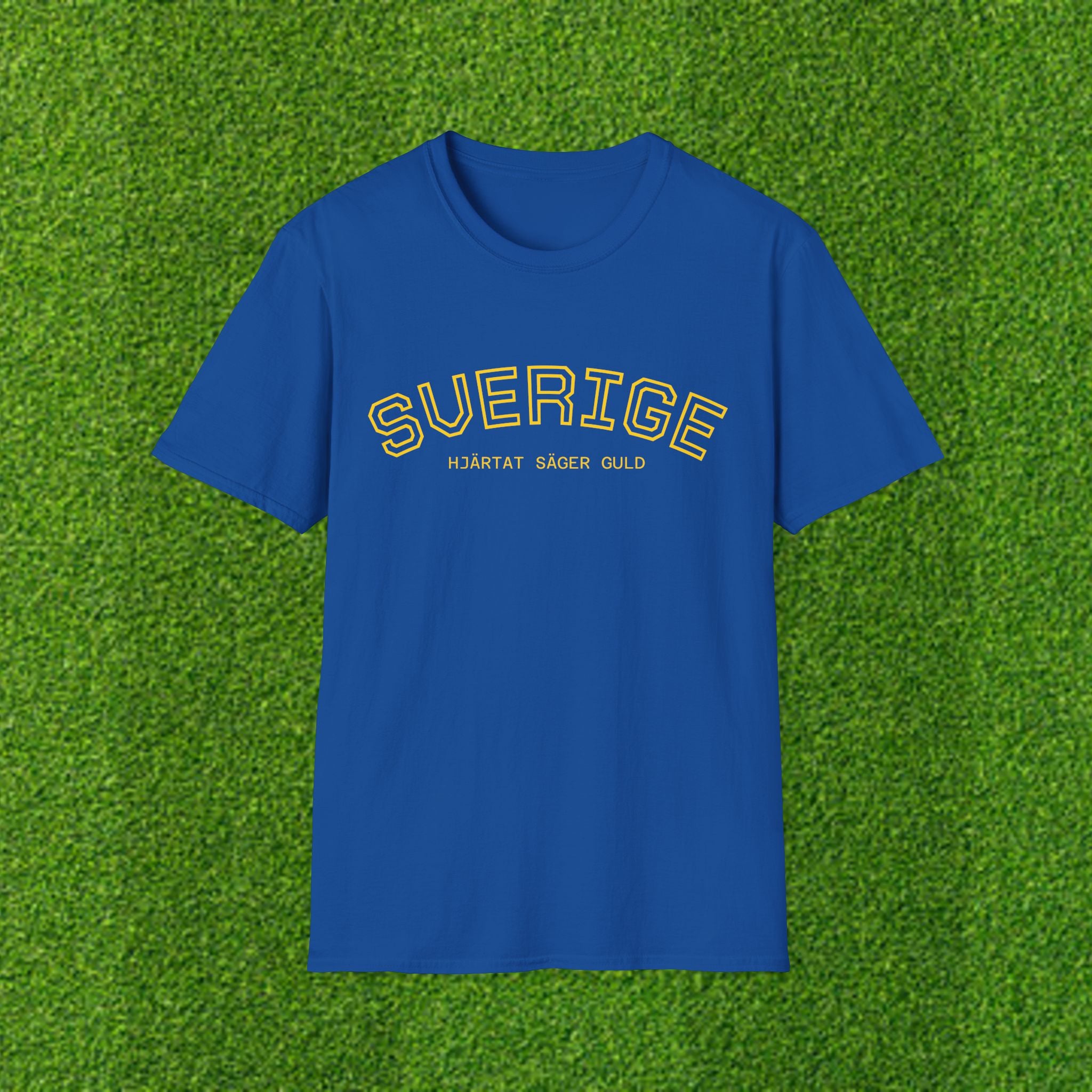 T-Shirt — HJÄRTAT SÄGER GULD — SWE VM 2026 Blue & Yellow Soccer Tee
