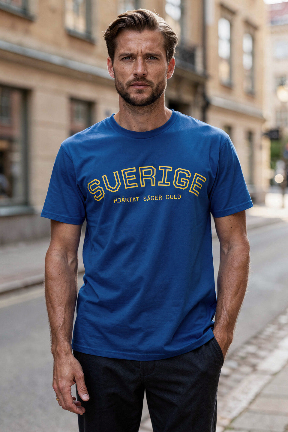 T-Shirt — HJÄRTAT SÄGER GULD — SWE VM 2026 Blue & Yellow Soccer Tee
